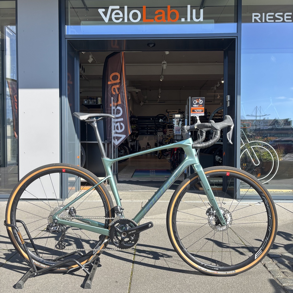 GIANT REVOLT ADVANCED PRO CUSTOM GRX Di2 11v FULCRUM RACING 3 DB